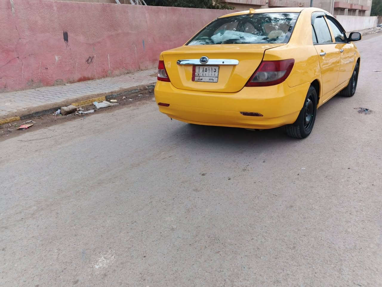 سلام عليكم بي واي دي BYD موديل 11 F3 گير ومكينه مكفولات گير عادي سيارة مصبوغه عام اثر جراد+للجماليه فقط تخم تاير جديد سيارة خير من الله سعر 45 وبيها مجال بسيط متواجد رقم واتساب ***********
