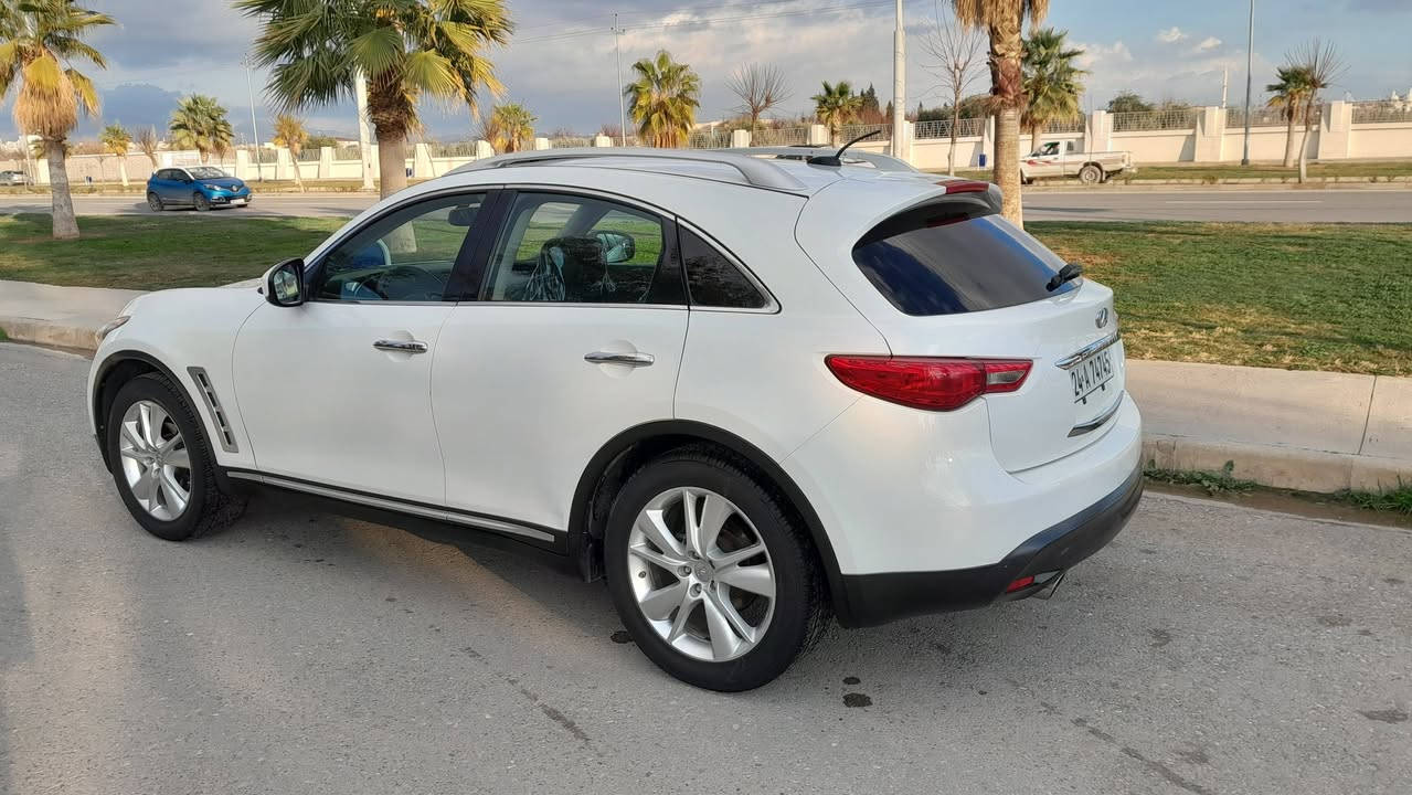 انفنتي موديل 2009 كلين
ماشي 95 
السياره من الدعامية ال دعامية شرط 
فول مواصفات
بصمه 
سلايت 
كشن هيتر 
داخل جلد 
فول وفول 
طخم تاير بل جيس 
رقم مميز سنويه ال 2029 
تحويل مباشر 
السياره احلى من الصور 
السعر 128 ومجال بسيط 
مكان السياره زاخو 
رقم *********** واتساب 
رقم ***********
