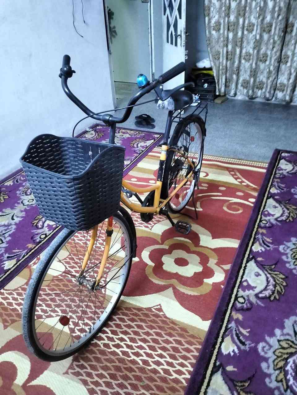 بايسكل بناتي للبيع حجم 26 نقص بريك امامي فقط گلشي كامل بايسكل نضيف السعر 80 الف المكان بغداد مدينة الصدر للاستفسار *********** واتساب
