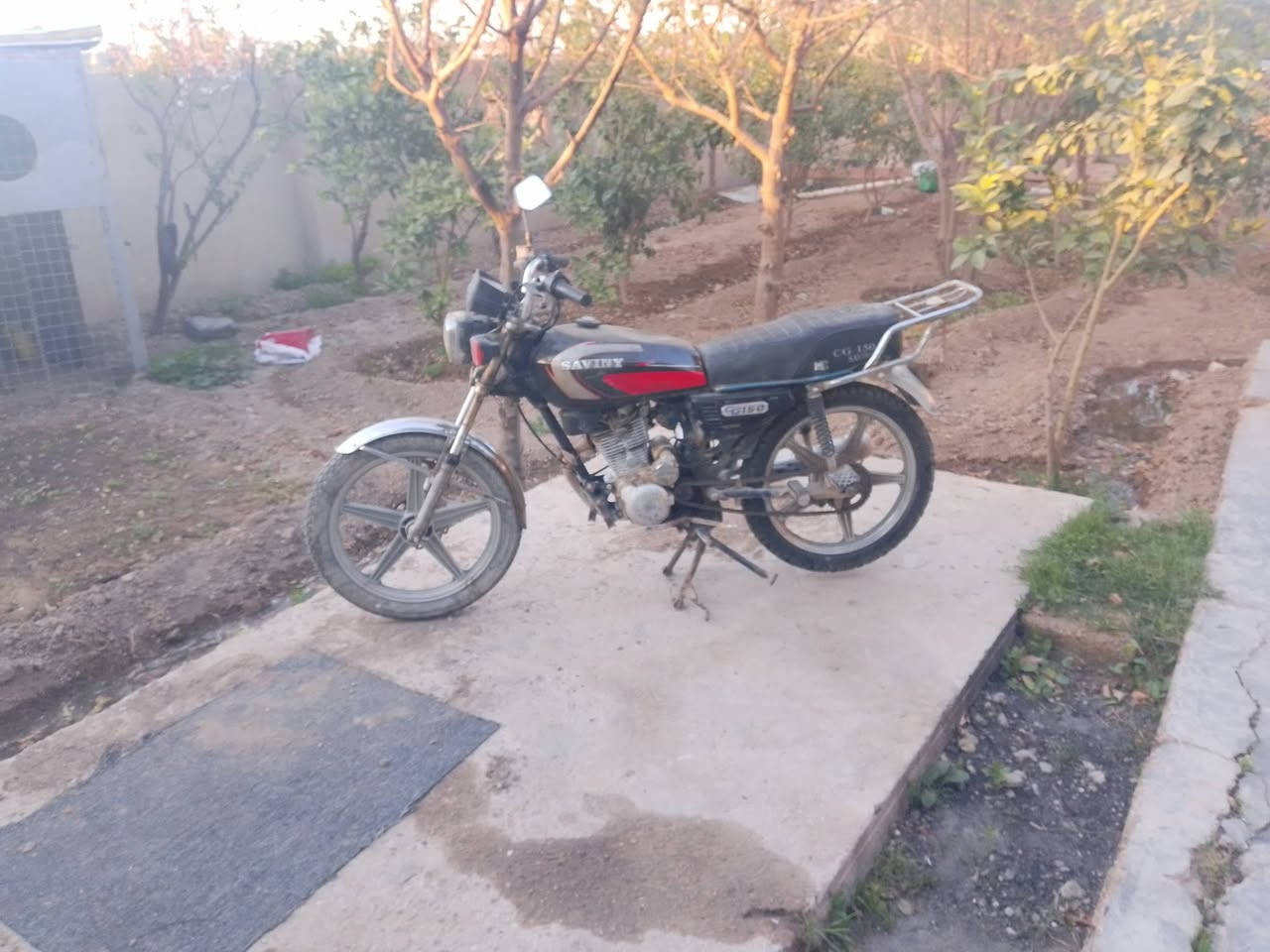 سلام عليكم
دراجه موديل 2021 دراجه نضيفه محرك مكفول 
تخم تاير كهربائيات شغال بيها نواقص خفيفه 
السعر /375/وبيها مجال الاتصال /***********
