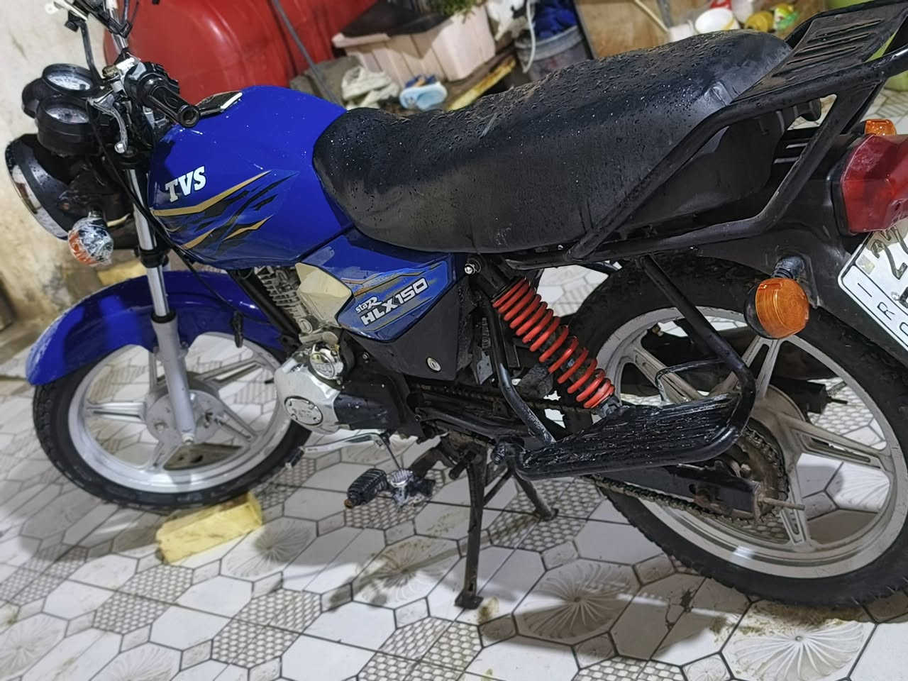 سلام عليكم اخوان دراجه دراجه HLX 150هندي
بس مبدل اله مكينه برات الله شاهد رزانه فول كهربايات كلها شغاله دراجه شخط مابيه تاخذه تترحملي 
⭕مراقم ذي قار صاحب السنويه موجود 
السعر خاص وبيه مجال والشراي يشلع عيوني و ياخذهن
مستعجل على بيعتها 
  ⭕مكاني ناصريه المركز تواصل خاص مفتوح
او على الرقم ***********
