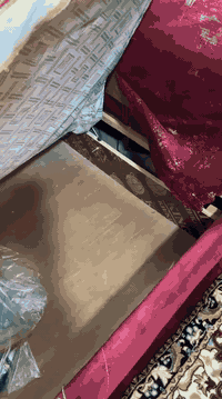 تخم  تركي خشب بلوك نظيف سرير ومخزن  قياس المقعد ٩٠ حجم كبير  وكعدته مريحة     سعره ٦٥٠ بيه مجال بسيط


**إذا كنت صاحب هذا الإعلان وتريد حذفه لأي سبب، رجاءا أرسل رسالة إلى الدعم الفني**