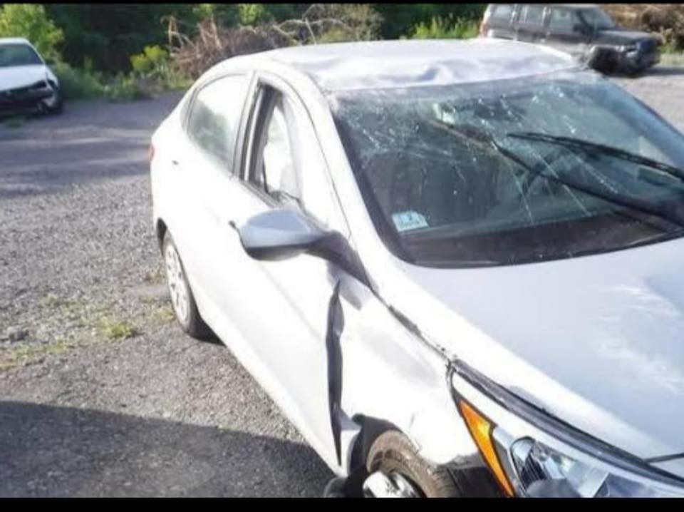 السلام عليكم
اكسنت للبيع 
2015
امريكي 
رقم بغداد 
بسمي تحويل ثاني يوم 
حادث كما موضح بالصور ربع القماره والچاملغ وبيه ضربه بالعراق بنيد مبدل 
سياره محرك وگير خير من يم الله 
محرك GDI 1600
عنواني بغداد مدينة الصدر 
السعر 74بيه مجال حگ الجيه
للاستفسار 
***********
