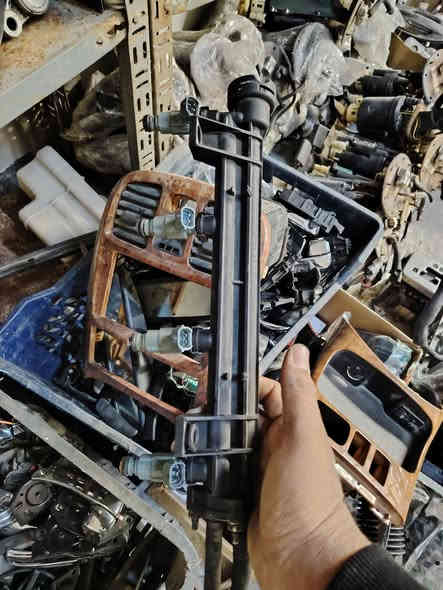 هل تبحث عن قطع غيار موثوقة لسيارتك؟ 🚗 نقدم لك مجموعة من قطع الغيار المميزة والمتوفرة لدينا: سوناتا وفود 2001/2005، سوناتا منغولي 99/2001، وأوبتيما 2001/2006. جميعها بحالة ممتازة ونظافة تامة. 🛠️ متوفرة في بغداد، مدينة الصدر، مع إمكانية التوصيل إلى جميع المحافظات. لا تتردد في الاتصال بنا على الأرقام التالية: 📞 *********** أو ***********. احرص على أن تكون سيارتك في أفضل حالاتها مع قطع الغيار الأصلية لدينا! 😊
