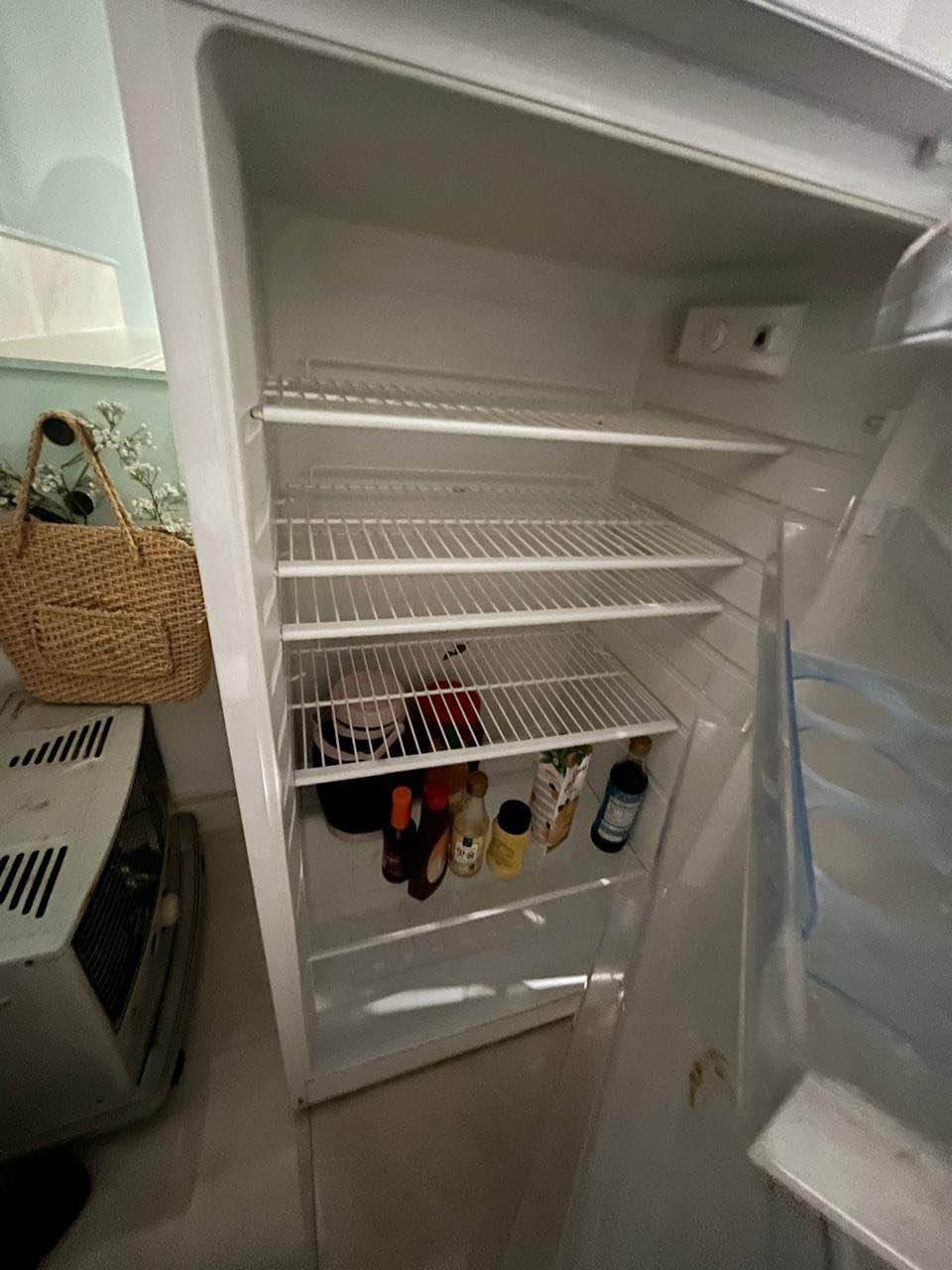 دوو سەلاجە و دوو فرێزەر  .. هەر چواریان وەك گوڵ کاردەکەن زۆر زۆر زۆر پاك و خاوێن بێ کێشە ماتۆریان هەتا ئێستا نەگۆردراوە …هەر چوار یان بە ٦٥٠ هەزار دینار. .. نەقڵ کردني لەسەر موشتەریی خۆیەتی…
شوێن .. سلیماني کوردسات… السليمانية, العراق


**إذا كنت صاحب هذا الإعلان وتريد حذفه لأي سبب، رجاءا أرسل رسالة إلى الدعم الفني**