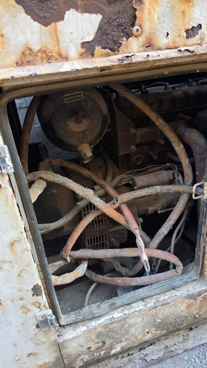 مولد شنكا صيني 20 كيفي 
محرك الديزل شغال ستندر ما مفتوح 
راس التوليد ملفوف 
حاليا غير شغاله لان متروكه 
السعر مليون ونص وبيها مجال 
مكاني بصره 
*********** البصرة, العراق
