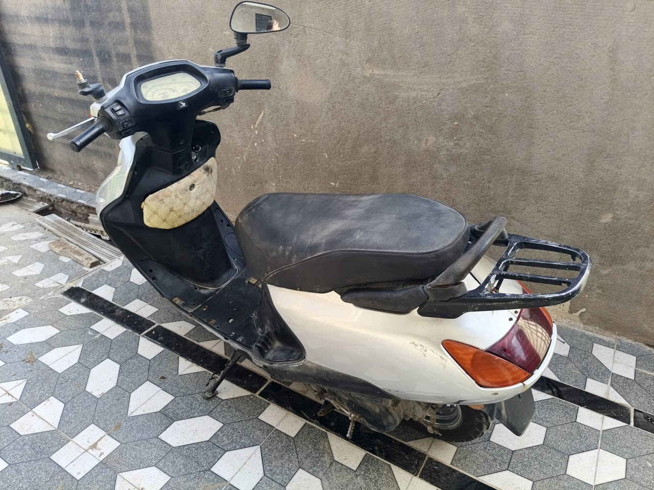 دراجه سبيسي شغاله كهربائياً شغاله مكينه مفتوحه مره وحده مكينه نضيفه خير من الله *********** رقمي ومكاني قضاء الحي السعر ٣٥٠وبيها مجال الخاص مفتوح
