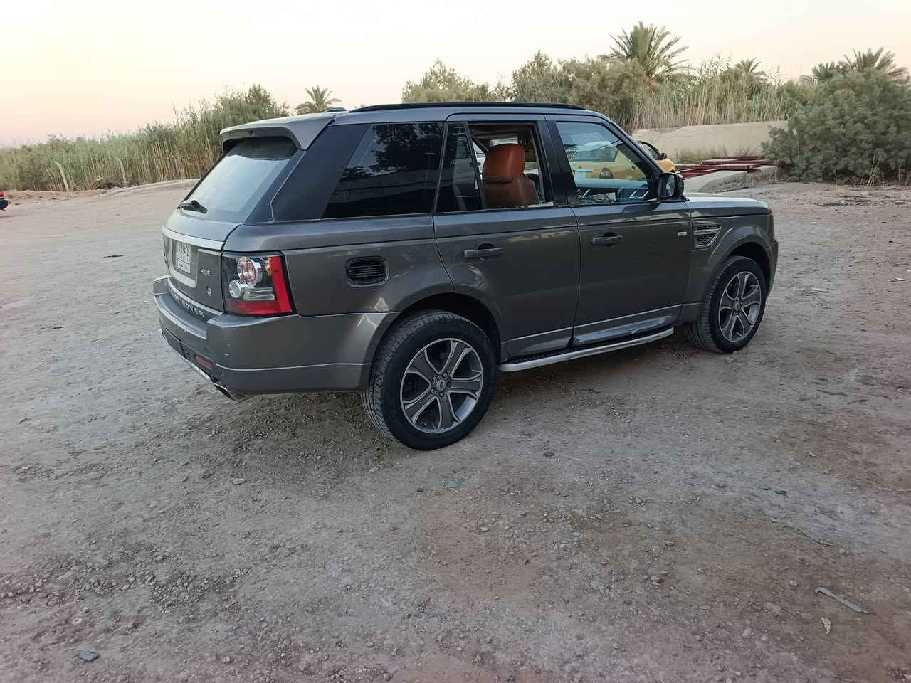 رانج موديل ٢٠٠٩ رقم بغداد
مكينه عادي مو سوبر حادثه
جاملغ وبنيد بدون دواخل
محوره لوي ودبل جاهزه
مكينه كير حداديه تخم تاير جدد
السعر ٧٠ مكان السياره الدوانيه
اي استفسار ***********
