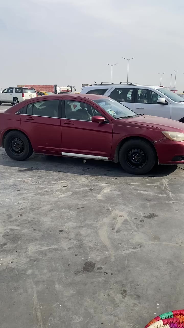 سي 200 للبيع سياره بسمي سنويه جديده تبريد ثلج تخم تاير جديد محرك كير كفاله شاشه تاب  حداديه جديده سياره ما بيه نقص برقي  السعر 65  مكاني البصره فاو رقم ***********
