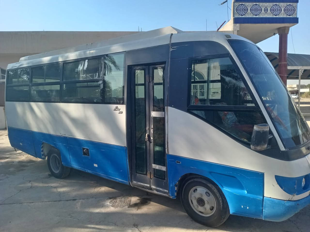 السلام عليكم سيارة للبيع بدون السعر ٤ ملايين ونص وبيه مجال الاستفسار ***********
