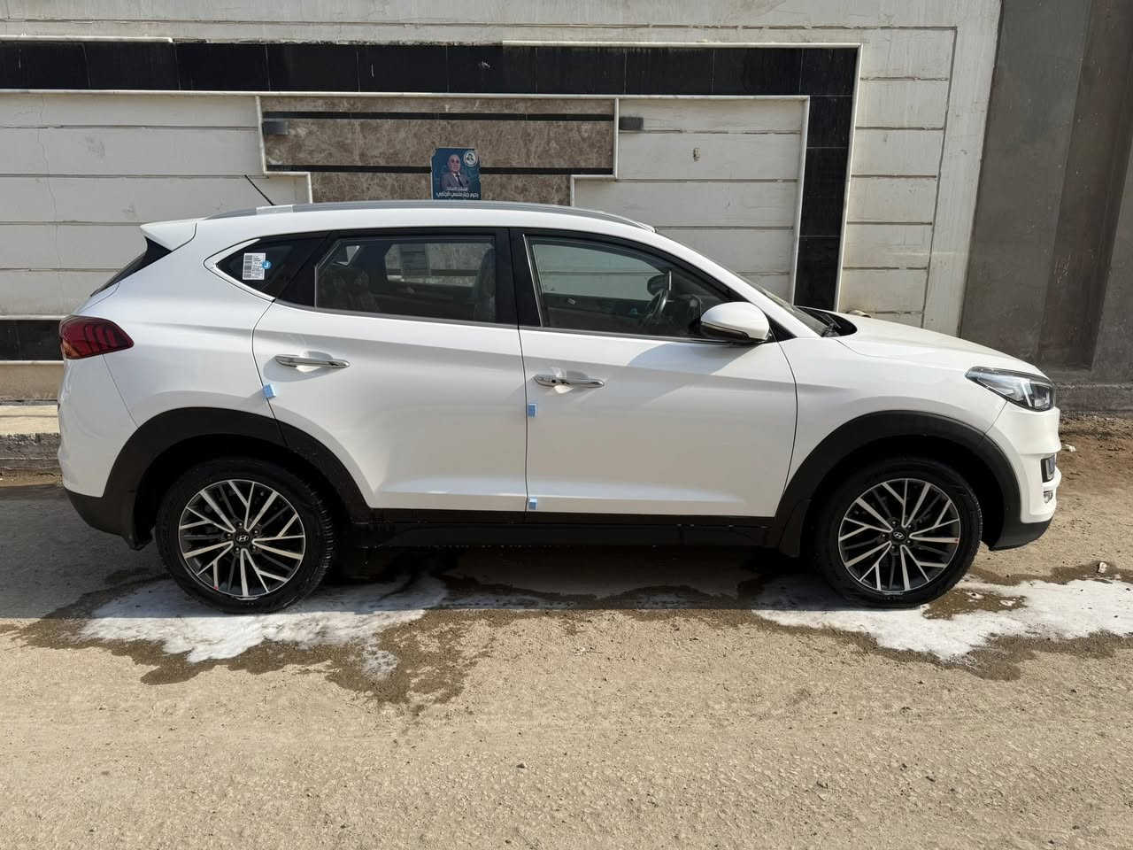 سلام عليكم
للبيع توسان موديل ٢٠٢٠ 

رقم بغداد فول مواصفات 

واحد على واحد عدا بنراما

 بصمة تشغيل عن بعد 

بصمة تشغيل  لايت ٥ عدسات 

دبل ايرباك دركه ودشبول  وكراسي 

مري شفط اشاير ترحيب 

هندبرك قدم 👟قطعتين تبريد 

كامره امامي خلفي

و بصمة ابواب كشنات جلد كهرباء 

كاميرا دوارة تحكمات ستيرن 

٣ انظمه قيادة  السيارة  جديدة جدآ 

تخم تاير جديد

السيارة مكفوله كفاله عامة 

من صبغ والتبديل والشخوط والرضعات 

كفالة عامة شرط السونار 

ماشية  ٩٠  حقيقي ادك جرص وكلوب 🛎️💡

السعر ٢١٨  مجال بسيط

مكان السيارة بالحلة 👉

اتصل او واتساب ***********
