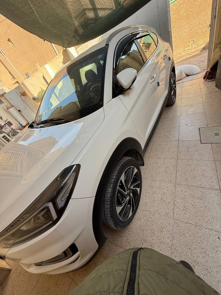 توسان موديل ( 2019 ) ماشيه 102 الف فقط
( خليجي كفاله كفاله من كلشي )
( رقم سليمانيه باسمي / فول مواصفات عدا البنوراما ) 
حاساس امامي خلفي - بصمه - شاشه - تحكمات / مري شفط - اشاير بالمري - شحن لاسلكي - تبريد قطعتين - لدات )
مكاني بابل / حله
السعر  198 وبيها مجال
اتصال فقط غير متواجد عالنت‭  
0788 795 0495‬
