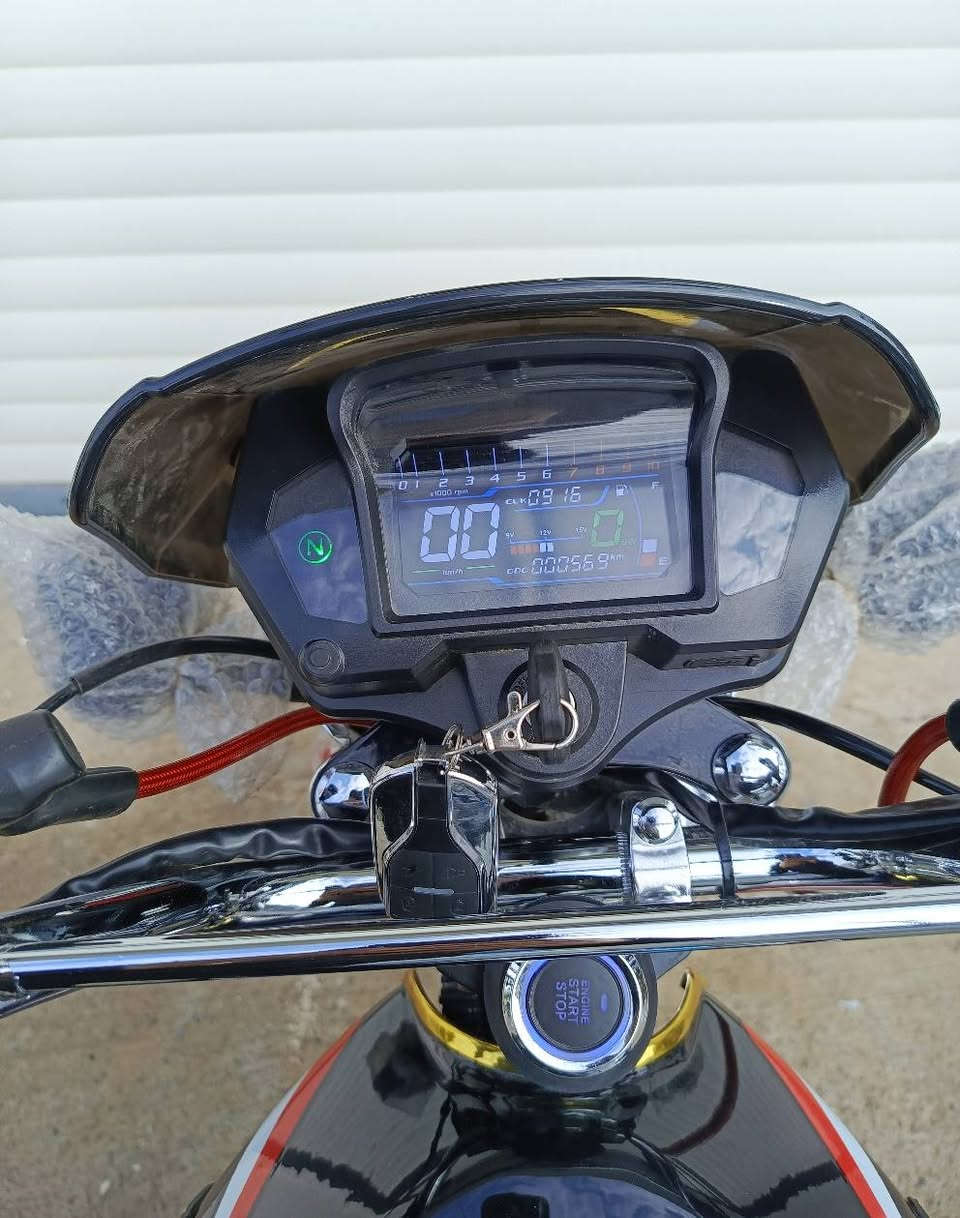 NAMIMOTOR 200CC 2025

مانگێک و 20 ڕۆژە بەسفری دەرم کردووە
زۆر کەم بەکار هاتووە ، زیاتر ڕاگیراوە
تەنها 665km ڕۆیشتووە ..

سعری 780 هەزار معامەلە
ناونیشان قەڵادزێ 
ژ.م.  *********** بشدار, السليمانية
