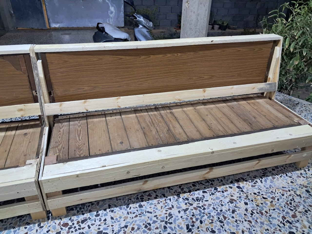 تعديل القنفات القديمه

  وعملها تخم  مثل الي موجوده بالصور 

#بروانه قرب معمل الثلج 

بكر احمدالحردان  
***********
