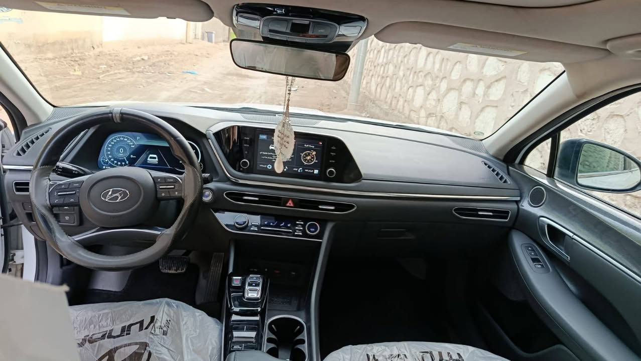 سلام عليكم سيارة للبيع سوناته مديل 21 سيارة فول لاخير وارد امريكي ضربتها بس هاي من امريكا سيارة ماناقصها برغي وحلوة وبالعافية الي ياخذها سعر 175 وفيها مجال بسيط ماشية 60الف 
للاستفسار الاتصال على الرقم 
*********** او مراسلة واتساب 
عنوان السيارة النجف 
رقم اربيل
