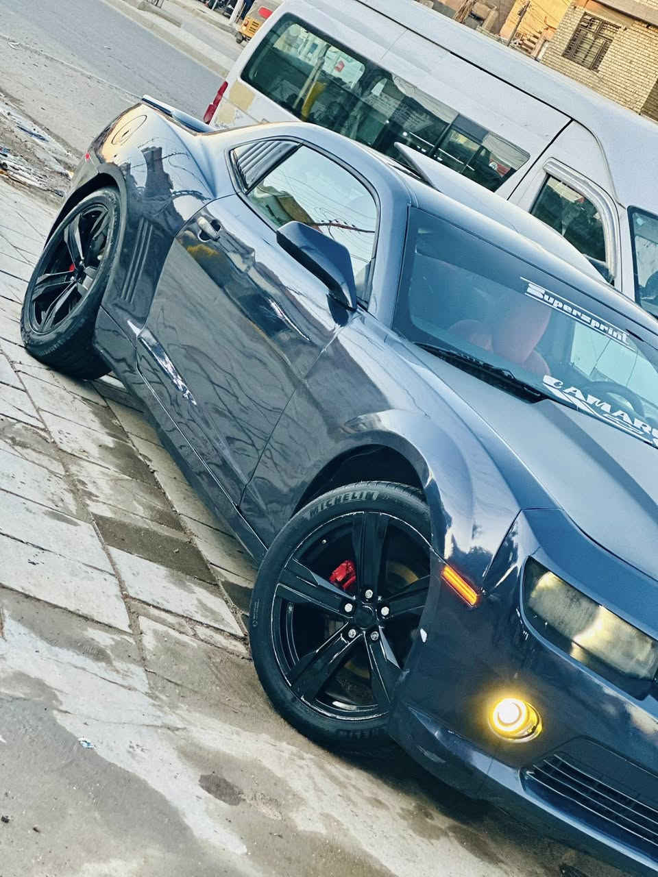 ‎شوفرليت كمارو
الموديل ٢٠١٤ فوول للاخير  
اللون ازرق غير محدد ابو الشذره
‎كير اوتو  ممتاز 
‎ مكينة ٦ سلندر حجم ٣٦٠٠ ممتاز 
تبريد شغال ثلج
‎شاشه كبيره 
‎سلايت روف  
‎جام كهرباء 
‎لايتات ليد 
‎كشنات جلد  
‎كشنات كهرباء 
‎كشنات تدفئه 
‎تحكمات ستيرن   
‎شفتات ستيرن 
‎شاشه أعطال ملونه    
‎داتا شو  
‎فتحه سقف 
‎تشغيل عن بعد 
‎كهربائيات كلها شغاله

كزوز ريمونت ht power صوتها حلو

تخم نوزلات جدد
تخم بلكات جديدة
تخم تاير جديد
قاعده فيت بم جديدة

 صدرها ٧٠٪؜ يرادله ترتيب امامي والخلفي

سعرها 90$ بيها مجال كلشي ذاكرلك بالمنشور

‎حادث امريكا باب وجاملغ عكس السايق بيها مكانات صبغ وكلير ابيع حزام 
‎السياره رقم بغداد الجديد الإنكليزي سنويه جديده 2027 وهزه جديده باسمي شرط التحويل
مكاني بغداد المعالف *********** 
‎إذا متعجبك السياره صلى ع محمد وال محمد
