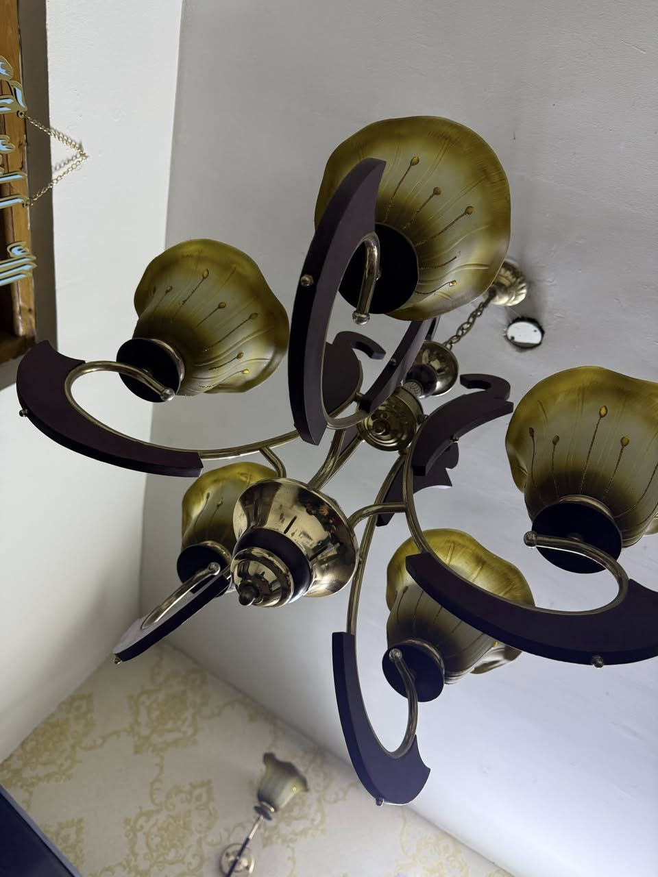 زوج ثريات وزوج شمعات سيت للبيع ***********
