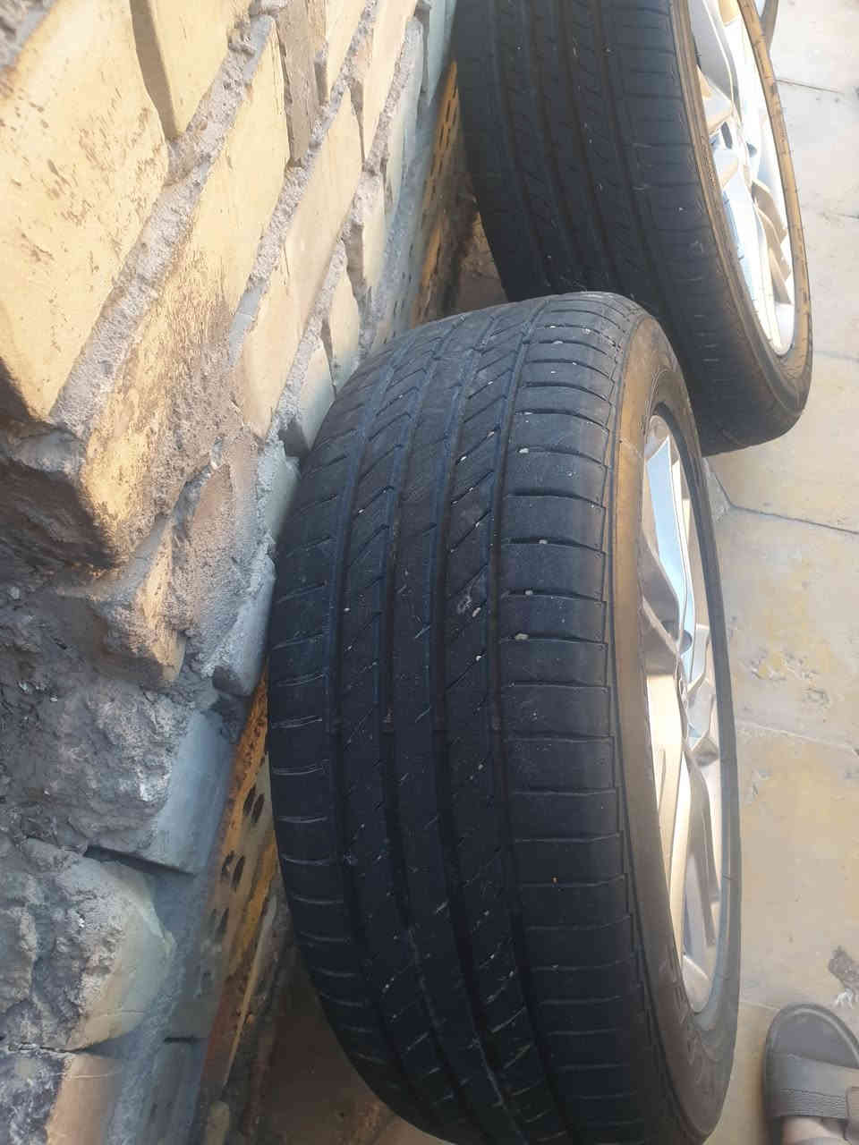 #للبيع_الحجم_16_نضيف_المكان طوريج
فقط واحد بيه شخط 
***********
