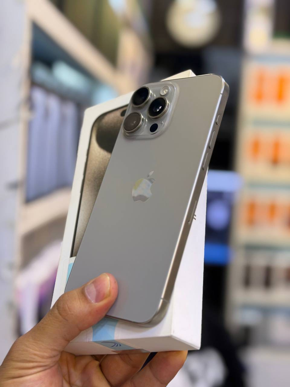 15 برو ماكس شرق اوسط ماستر
ذاكرة 256 📲

بطارية 96 🔋

نظافة الجهاز 100%

ملحقاتة كاملة 

لمعرفة السعر والاستفسار الاتصال 
0789 179 6059 ☎️
