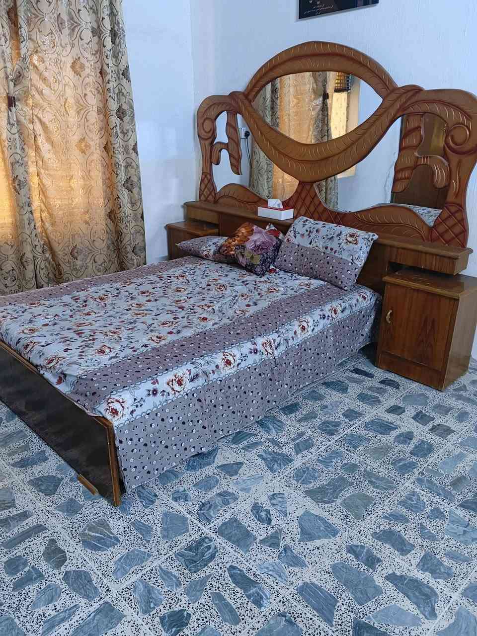 السلام عليكم غراض للبيع بنكات عدد 2 سعرهن 25 منقله هيه والباور مالتها سعرهه 75 كيزر وشياش كباب الطويل وغرفه نوم الاتصال ع رقم اخوان مكلف بلنشر ‏‪***********‬‏
