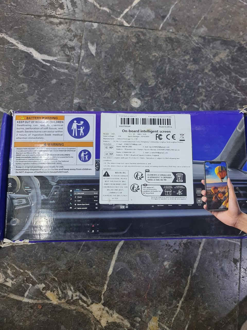 داش كام شاشة لمس ليلي نهاري للسيارة. كامرة أمامية وخلفية. منفذ تابسي وعلى الجداحة كامل مواصفات. تدخل على الكوكل وشوف شنو المواصفات الي بيها. السعر 60  الف مع التوصيل خاص او على الرقم ***********..
