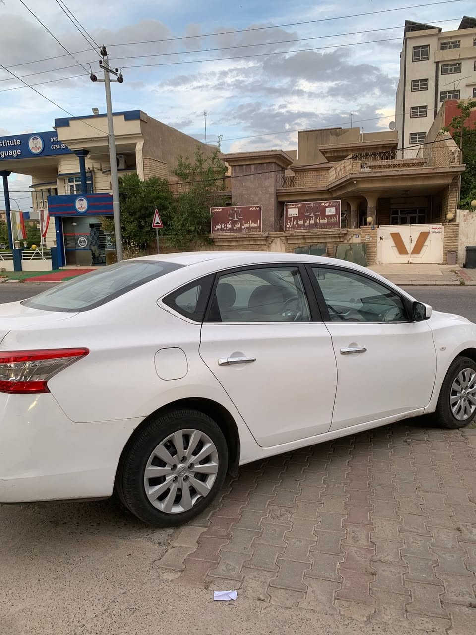 من رخصة ادمن المحترم
نيسان سنترا خليجي 2016 للبيع فقط
مكينة كبس 1.6L 
ماشي 230 الف كم 
شبرين بونيت صبغ وعدها شخط واحد بدون دواخل 
رقم اربيل دولي سنوية جديدة 
سعر مناسب : 97$ 
عنوان اربيل
للاستفسار والتواصل واتساب ***********
