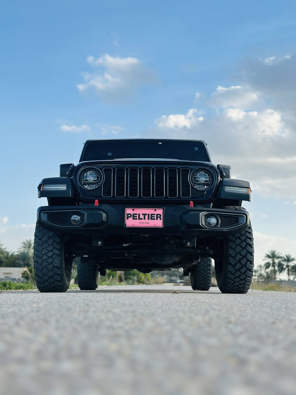 جيب رانكلر هايبرد 2023  والصور الحادث مرفقه
متعجبك اترك كلمه طيبه وكلشي بسعره 
***********
