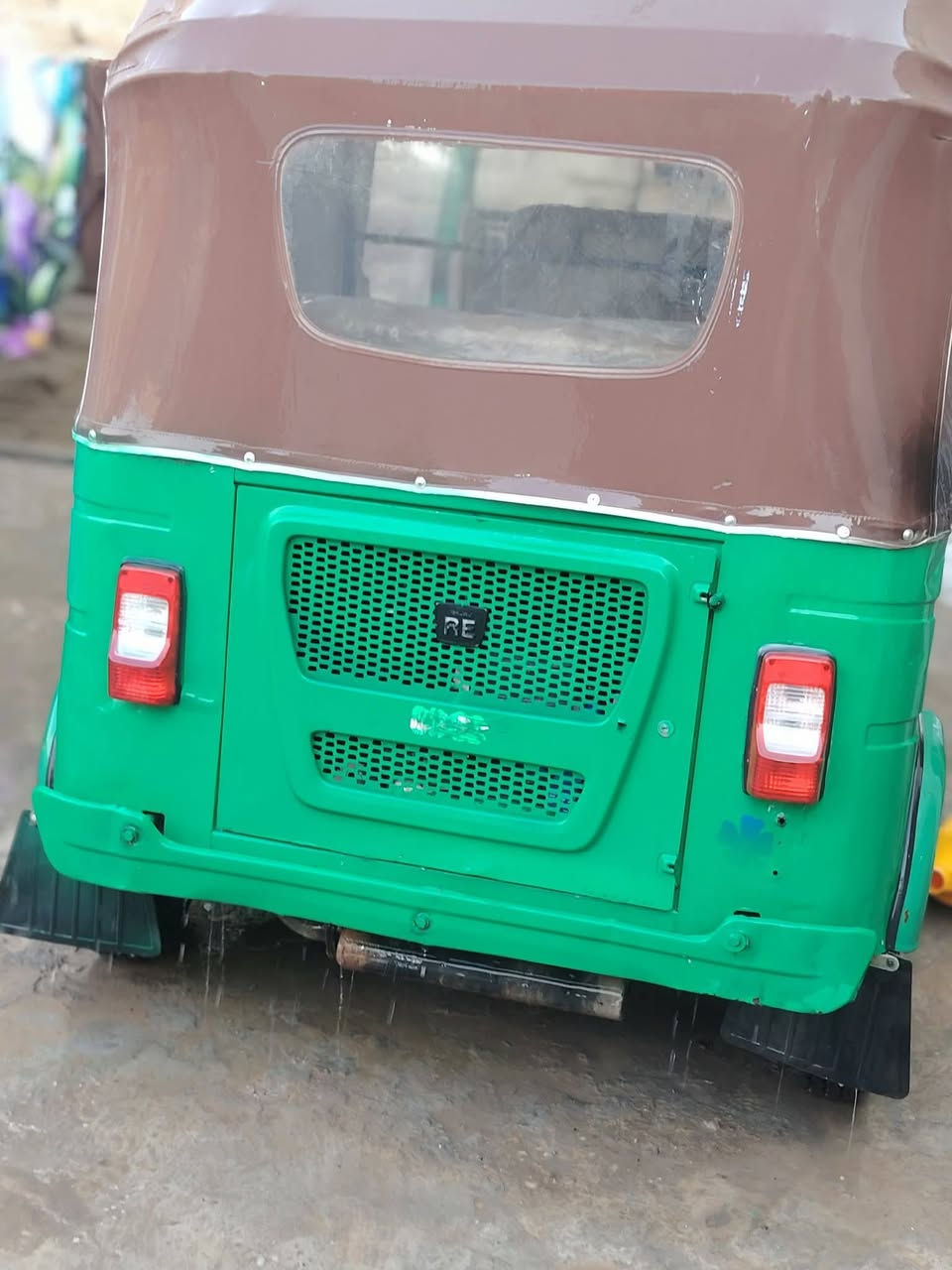 سلام عليكم تكتك 21 بيه نقص ورقه الشاصي نضيفه التكتك بيه طخات بصيطه كلش سعر 6200
وذا اكو مراوس عادي هاذ رقمي 
‏‪***********‬‏
