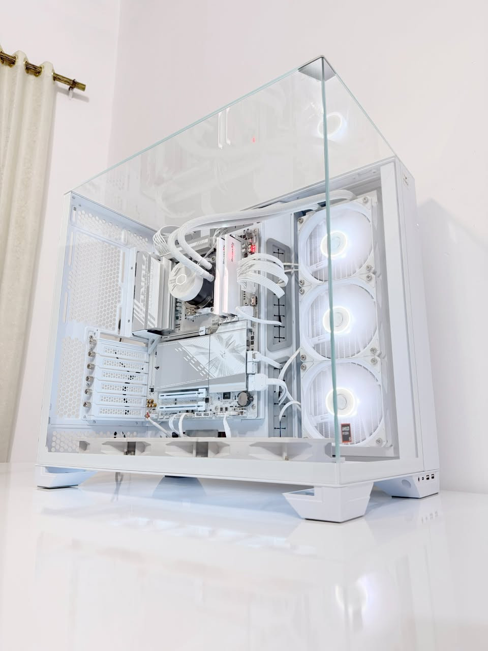 للبيع – تجميعة PC باللون الأبيض بالكامل (استخدام قليل) 🤍
المواصفات:
--- Motherboard: GIGABYTE B850 AORUS Elite WIFI7 ICE
--- Processor: AMD Ryzen 5 9600X
--- CPU Cooler: Cooler Master 360
--- RAM: G.SKILL DDR5 32GB (2×16GB) 6000MHz CL28
--- Storage: Kingston NV3 500GB M.2 NVMe
--- Power Supply: FSP Vita GM 750W White 80+ Gold
--- Case: Lian Li O11 Vision
--- Fans: Thermalright TL-C12CW-S X3
✅ استخدام قليل جدًا، والجهاز نظيف وحالته ممتازة.
💰 السعر: 2,250,000 دينار عراقي قابل للتفاوض .
للاستفسار أو التواصل، يرجى مراسلتي على الخاص. دهل اوران, واسط


**إذا كنت صاحب هذا الإعلان وتريد حذفه لأي سبب، رجاءا أرسل رسالة إلى الدعم الفني**