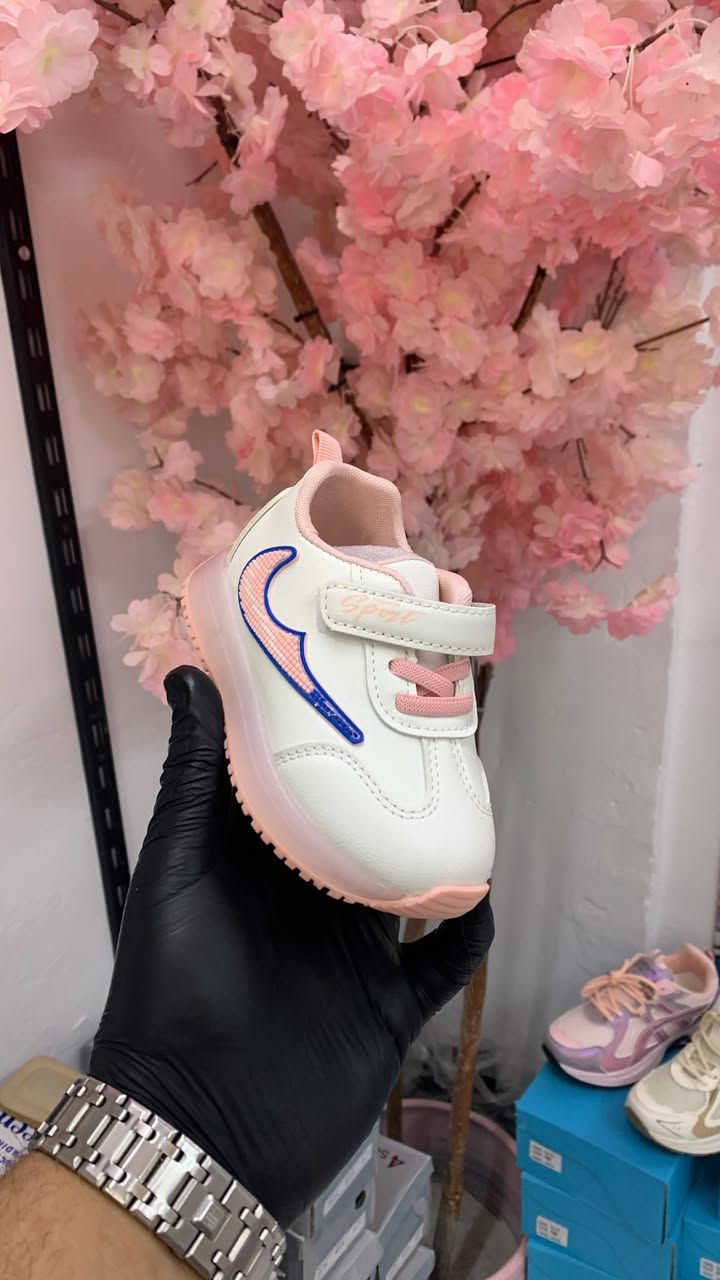 PInk shoes 
جديد  حذاء طفل أشكال وألوان مختلفة من قياس 20الى 25

📍الدور نهاية سوق الخضار مجاور مجمع كرستال


**إذا كنت صاحب هذا الإعلان وتريد حذفه لأي سبب، رجاءا أرسل رسالة إلى الدعم الفني**