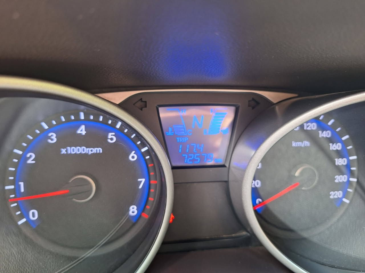 توكسان للبيع موديل 2015 رقم بغداد دولي السياره كفاله عامه السياره جديده عل وضع الشركه مغلفه الارضيه والكشنات كامره اماميه وخلفيه حساسات خلفيه السياره موجوده بالحله معروضه 172 الشراي  يتصل عل الرقم *********** او ***********
