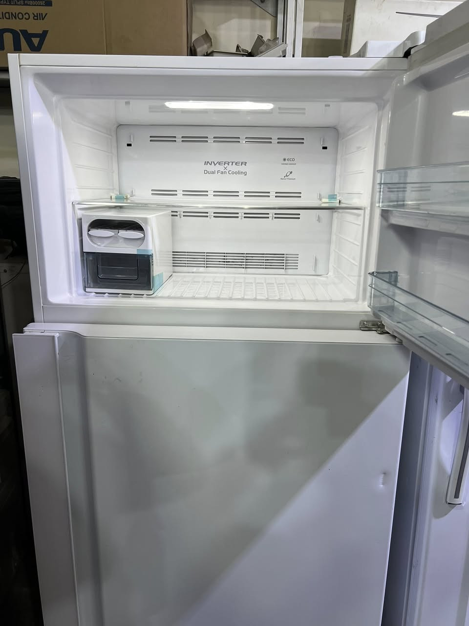 ثلاجه هيتاشي اكبر حجم ياباني استعمال بسيط كلش ماطورها انفيرتر (اقتصادي )
***********
