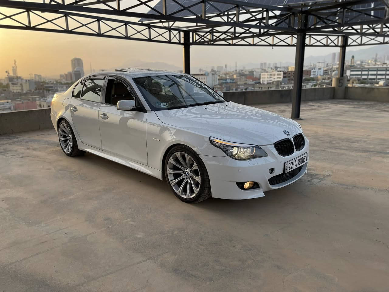 سلاوتان لێبێت
***********
bmw  E60    2008  فول فول
مەکینە مرخوب نۆزل کورت بیلاد
530 
سلایت 
5پەردە  ئاوێنە شەفت 
کوشن جلد   کوشن خەزن 
گێر کوبرا 
گێرو  مەکینە بەشەرت 
بێ دە عه م  ئێرباگ بەشەرت 
پشتو پێش  حاسە 
 سەنەوی نوێیە تا ٢٠٣٠
جورا تایەی تازە 
نرخی 138$ کەمیک مەجال 
ژمارەی مۆ بایل ***********

