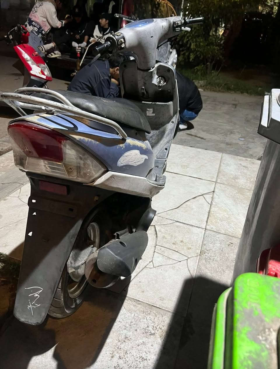 السلام عليكم ماكس منغولي سلف هندر كهربائيات كامله مكاني بغداد شارع فلسطين السعر 450 وبيها مجال ملاحضة نقصها باتري ***********
