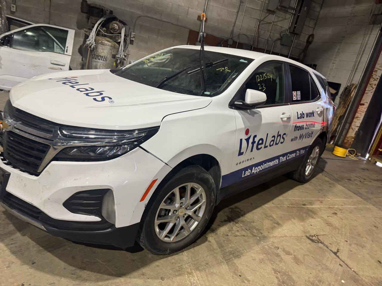 ايكونكس موديل ٢٠٢٣ بسمي دخول جديد فول لمتدد عدى فتحه 
جنطه كهرباء كشنات كهرباء 
بصمه تشغيل عن بعد
لد امامي وخلفي
لايت زنون ٣ عدسات
جاهزه من كلشي 
جبم كبس 
ضررها باب عمي سايق
سياره جديده ورقم وهزه جديد قبل ١٠ ايام مرقمه 
مكاني بغداد شارع مطار المثنى 
***********
***********وتساب
سعر ١٥٧  بلاش علما استيشن العالي يختلف كلفه الرقم والكمرك مالتها عن الناصي
