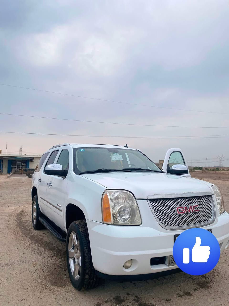 🔴جمسي GMCيوكن دنالي
🔴  موديل 2011
🔴رقم بغداد راعيهه يمي
🔴فول مواصفات 1/1
🔴فتحه +رادارات جانبيه
🔴السياره مصبوغة عام   
🔴السياره جاهزه عليهه ادامه كامله 
🔴مكينه 5300
🔴ويل كب 20 كروم
🔴مراوس حسب القناعه 
🔴مكاني البصره القرنه
***********🔵
