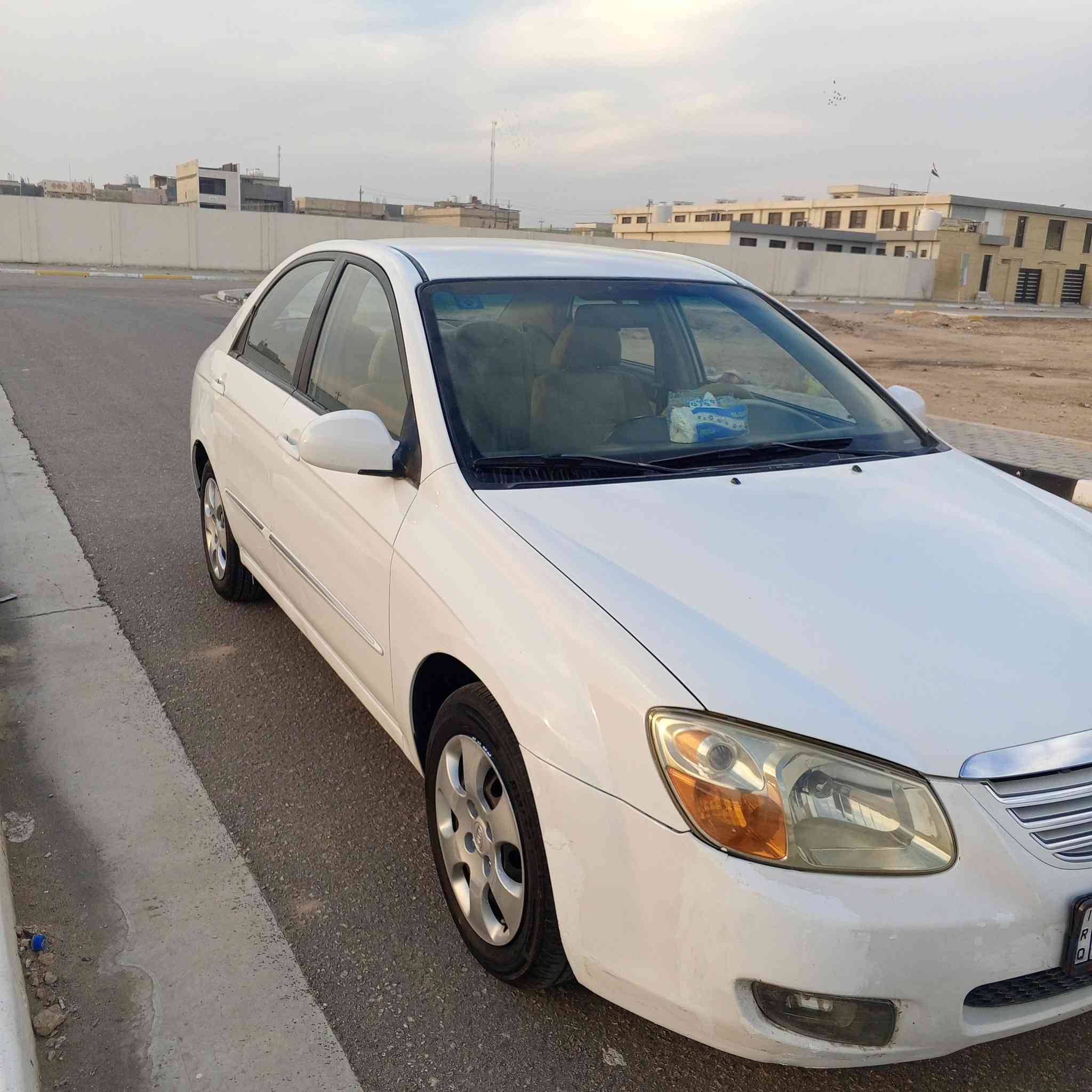 سيراتو 2008خليجي
 مكفوله من الضربه والصبغ وتبديل
رقم كربلاء دولي بسمي سنويه لل 29 
محرك 1600 مكفول تبريد تدفئه شغلات
سعرها 95 مكاني كربلاء 
الاتصال ***********
