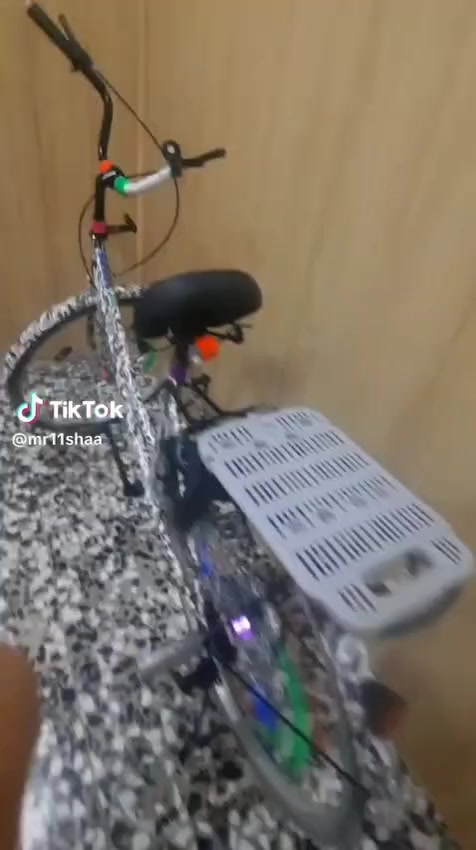 سلام عليكم ورحمه الله وبركاته اخواني باسكل للبيع نضيف موديل 2026 حاويه نضال فول حجم 26   وتساب *********** ،بغداد مدينة الصدر
