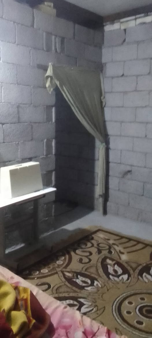 دار للبيع المساحه 100 متر 20 في 5 بناء صارله 3 اشهر والله رباط درجه اولى ماء كهرباء  موجوده العلوان صويره شارع مطار قرب مدرست الزهير قرب اسواق سعود قرب جامع عبد العظيم السعر 20 مليون و بي مجال و اذا موشراي لاتتصل فدوه ***********
