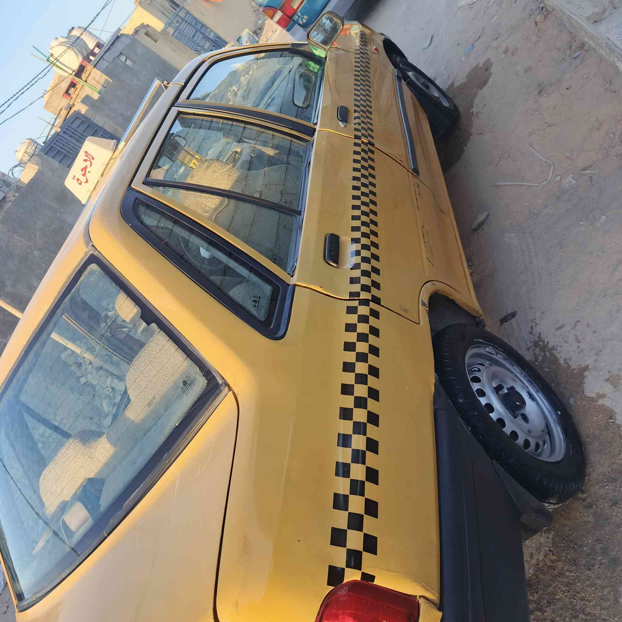 السلام عليكم سايبه للبيع موديل 11 سياره حلوه مقفوله مكينه وبير عالشرب تخم تاير حداديهه مصفره هيئه غرامات ثانويه 30 رقمها ديوانيه سعر 28 اتصال على هذا الرقم*********** عنوان نجف
