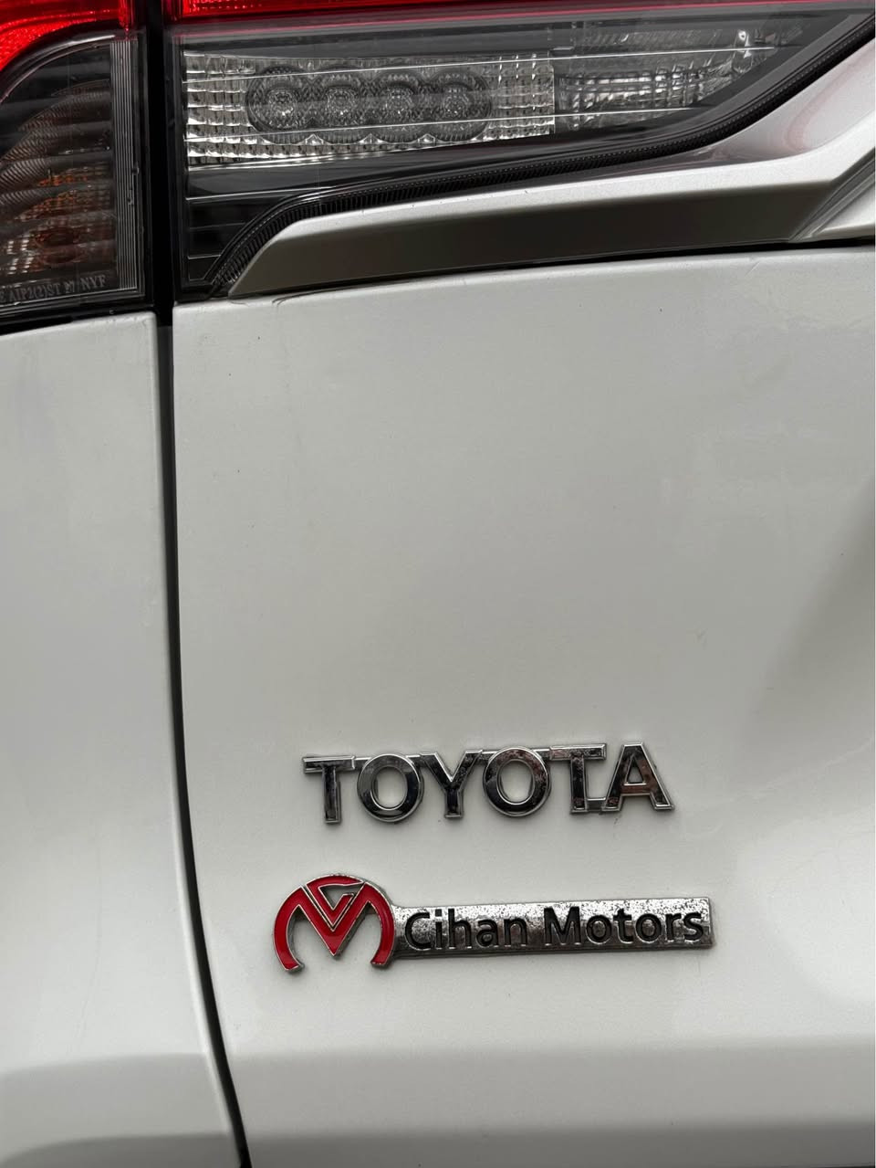 تويتا رافوري لمتيدي بريمي فولي صفري شةريكة جيهان 

پاءبةسمة شةغال دةبيل اكسيل ويل گةورة تةريشة نيكيل  لايت ليد ٣ حةدةسة كوشين كارةباي كوشين جلد هيتةر سارد گةرم شاشة گةورة گيج اليكتوروني ٣ گيج مودي يكو نورمال سپورت تةبريد مةركةزي دةشبول ليد بلادي پانؤراما سةقيف شوشة رةش وارليس جارج  ناو قةيسي سندوق شةفيت ٤ تاي  نوي بلادي كاميرا كوشين خةزين 
دةحامي بؤ دةحامي شوختيش بةشةرت بي ساردي 
تةنها ٤ پارجةي پيشتي  دواوة سبوخة بي داخيلي پيش كةپيس ارباگ بةشةرتة هةموو گياني بة شةرتة *********** شمشمل, السليمانية
