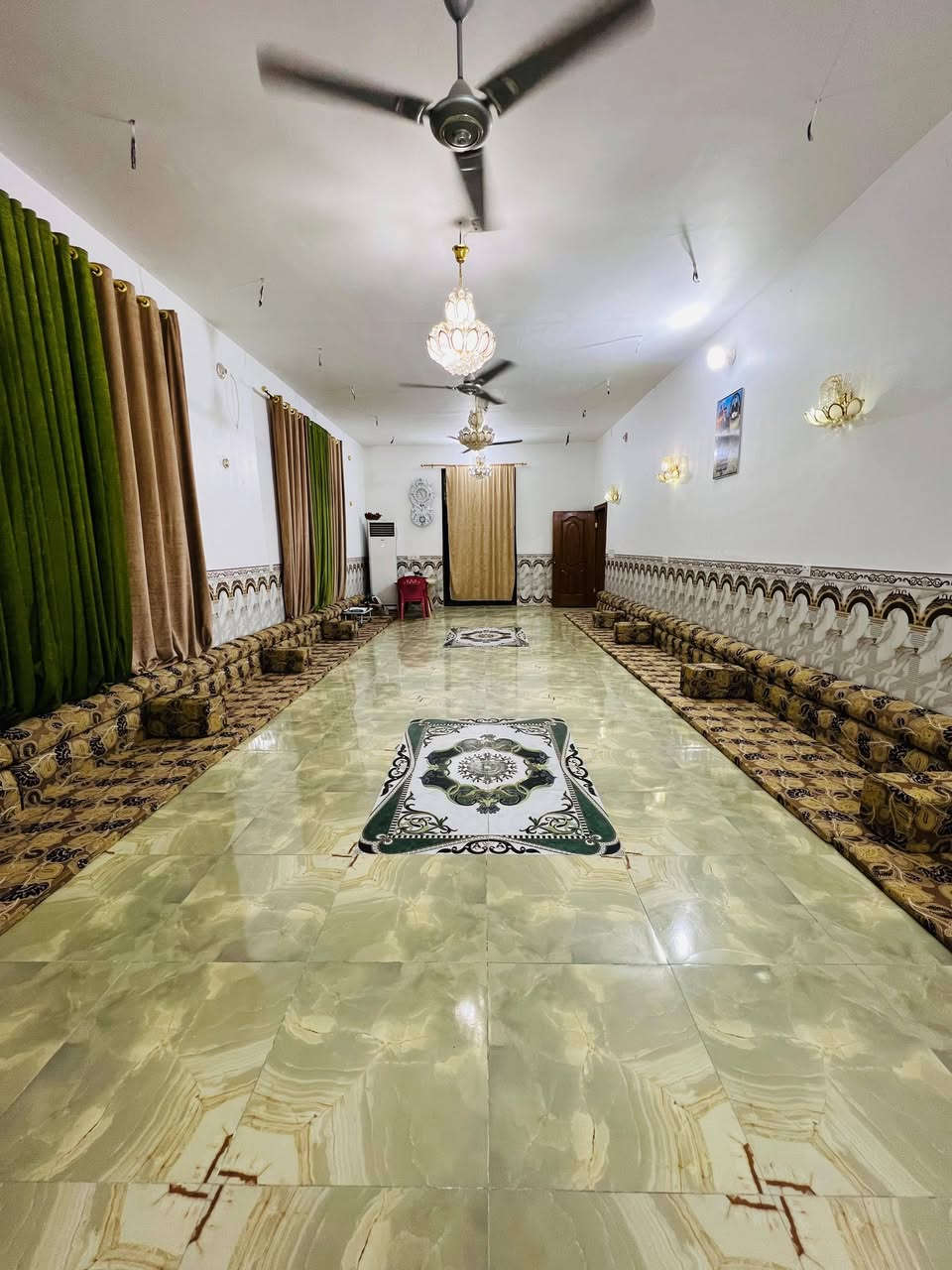 دونم وبيت جدا راقي وجديد احلى من الصور موقع جيد تبليط للباب يبعد عن طريق طويريج كربلاء كيلو ونص 
***********مسلم الميالي
*********** 
*********** ابو علي الجنابي
