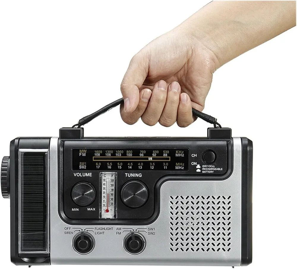 الجهاز هو راديو طوارئ  يأتي فول باند FMو SW و AM و SW2  ومحمول متعدد الوظائف، مصمم للاستخدام في الرحلات الخارجية وحالات الانقطاع المفاجئ للتيار الكهربائي. يتميز الجهاز بقدرته على العمل عبر عدة مصادر للطاقة، بما في ذلك الطاقة الشمسية والكرنك اليدوي (الدينامو)، بالإضافة إلى البطاريات التقليدية.
المواصفات والوظائف الرئيسية
نطاقات البث: يدعم موجات AM، FM، بالإضافة إلى موجات SW1 و SW2 (الموجات القصيرة)
مصادر الطاقة:
لوحة طاقة شمسية مدمجة لشحن الجهاز تحت ضوء الشمس.
مولد يدوي (كرنك) لتوليد الطاقة يدوياً عند الحاجة.
مدخل USB للشحن وتيار مستمر AC.
يعمل ببطاريات 3 * AA (غير مدرجة عادةً) أو بطارية ليثيوم قابلة للشحن.
مميزات إضافية:
مصباح يدوي (Flashlight): للإضاءة في حالات الطوارئ.
باور بانك: يمكن استخدامه كبنك طاقة لشحن الهواتف والأجهزة الرقمية بجهد 5 فولت.
وظائف أخرى: يحتوي على صفارة إنذار (Siren)، ومصباح للقراءة، وفي بعض الإصدارات وظيفة اختبار درجة الحرارة. للاستفسار عن السعر والتفاصيل تفضل الى الخاص


**إذا كنت صاحب هذا الإعلان وتريد حذفه لأي سبب، رجاءا أرسل رسالة إلى الدعم الفني**