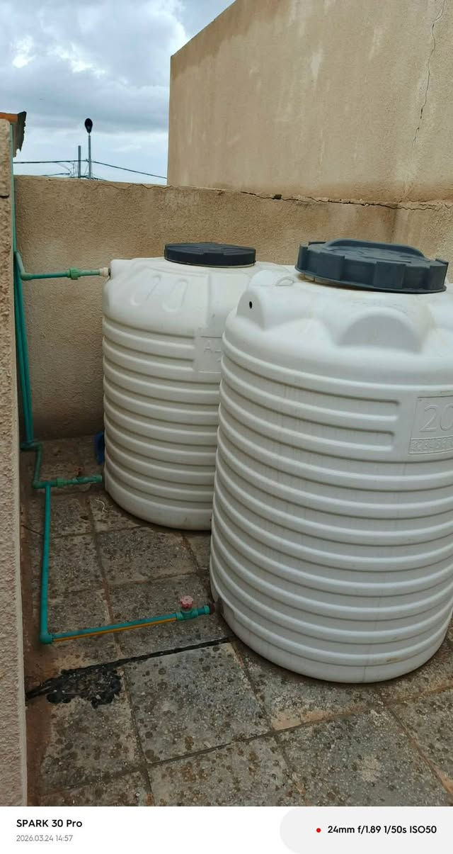 السلام عليكم دار 🏠للأيجار في مجمع السلام السكني المساحه ٢٠٠ متر
2غرف نوم 

صاله 

استقبال 

مطبخ

صحيات خارجيه وداخليه 

بيت جديد 

سعر الايجار ٣٠٠الف قفل 

ملاحظة يجب ان يكون المأجر  موظف 

***********
