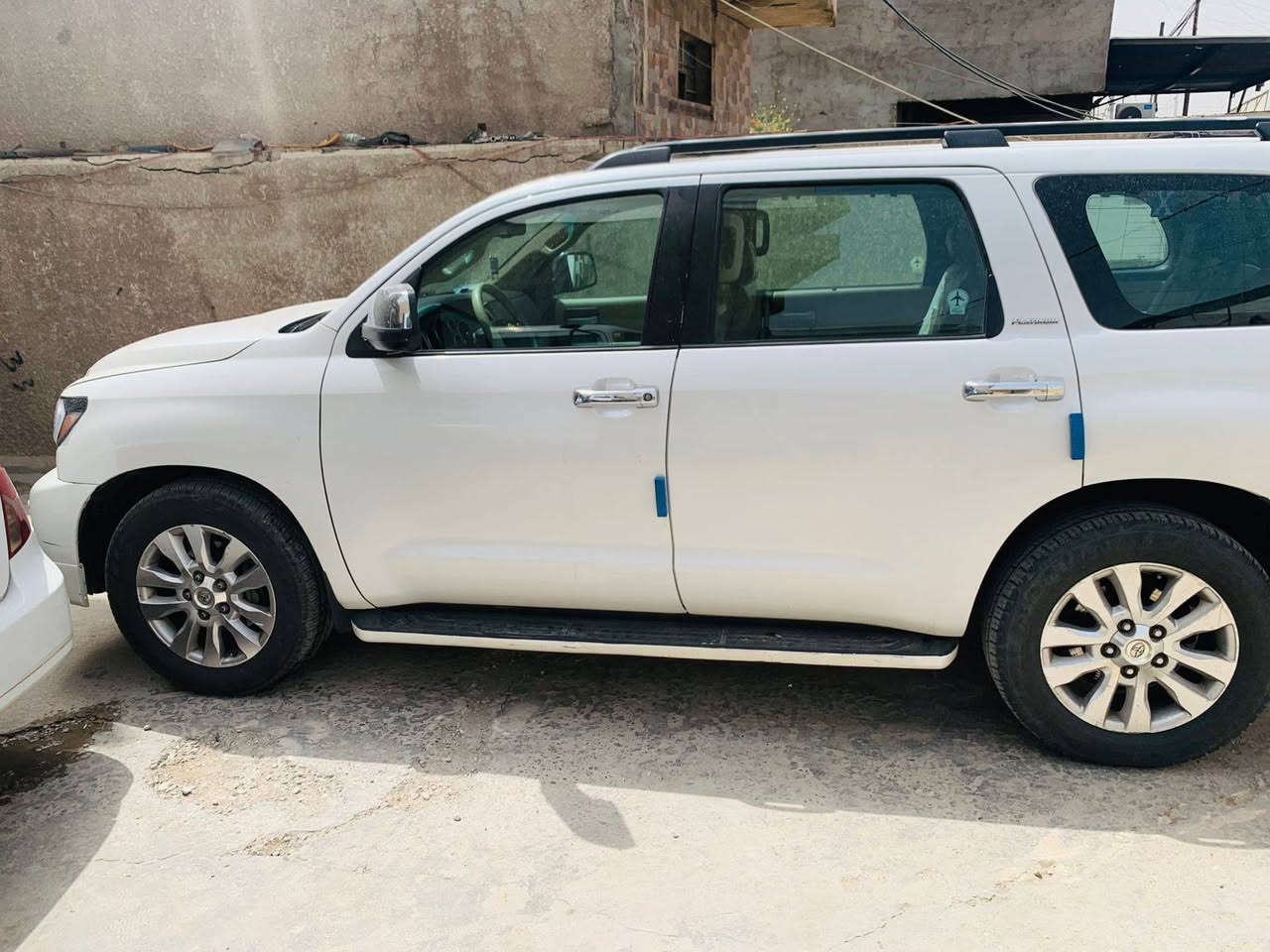 سيكويا موديل ٢٠٠٩ بسمي محرك  كير كهربائية مكفوله بيهه صبغ ٣ قطع رقم بغداد ***********
