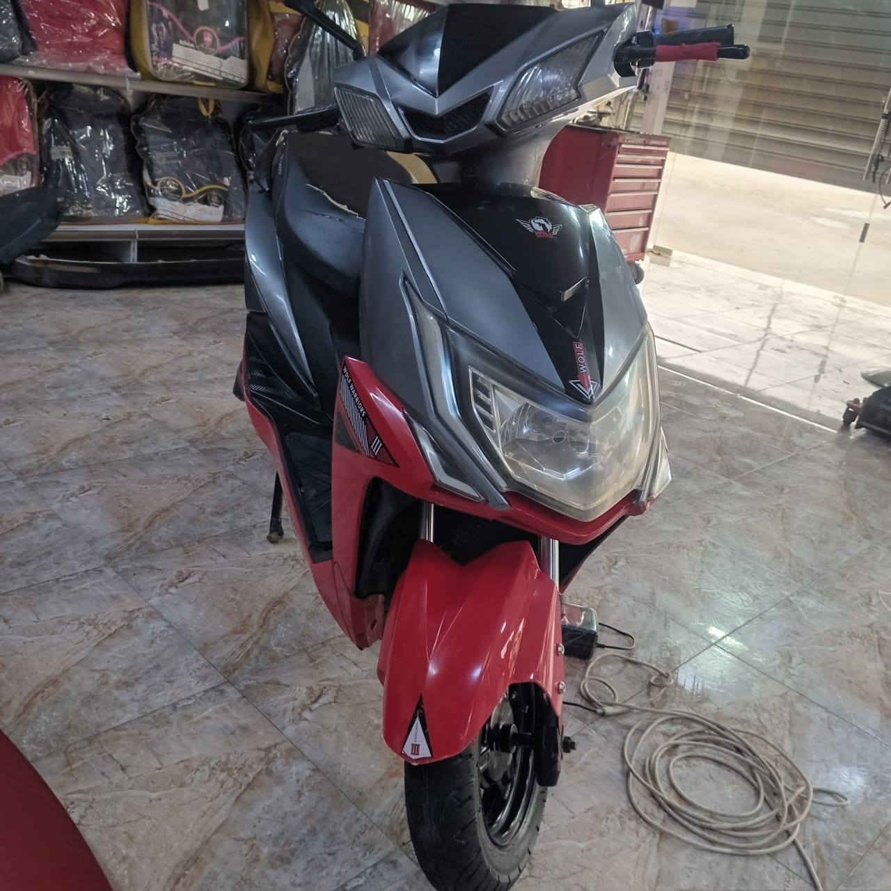 ورشه زيد لتصليح الدراجات الهوائية  والشحن وبيع المواد الاحتياطية الفرع الثاني الخمسه كيلو قرب حديقه طيور الجنه مجاور زنود الست الحمداني 
هاتف 
وت سناب***********
للبيع
