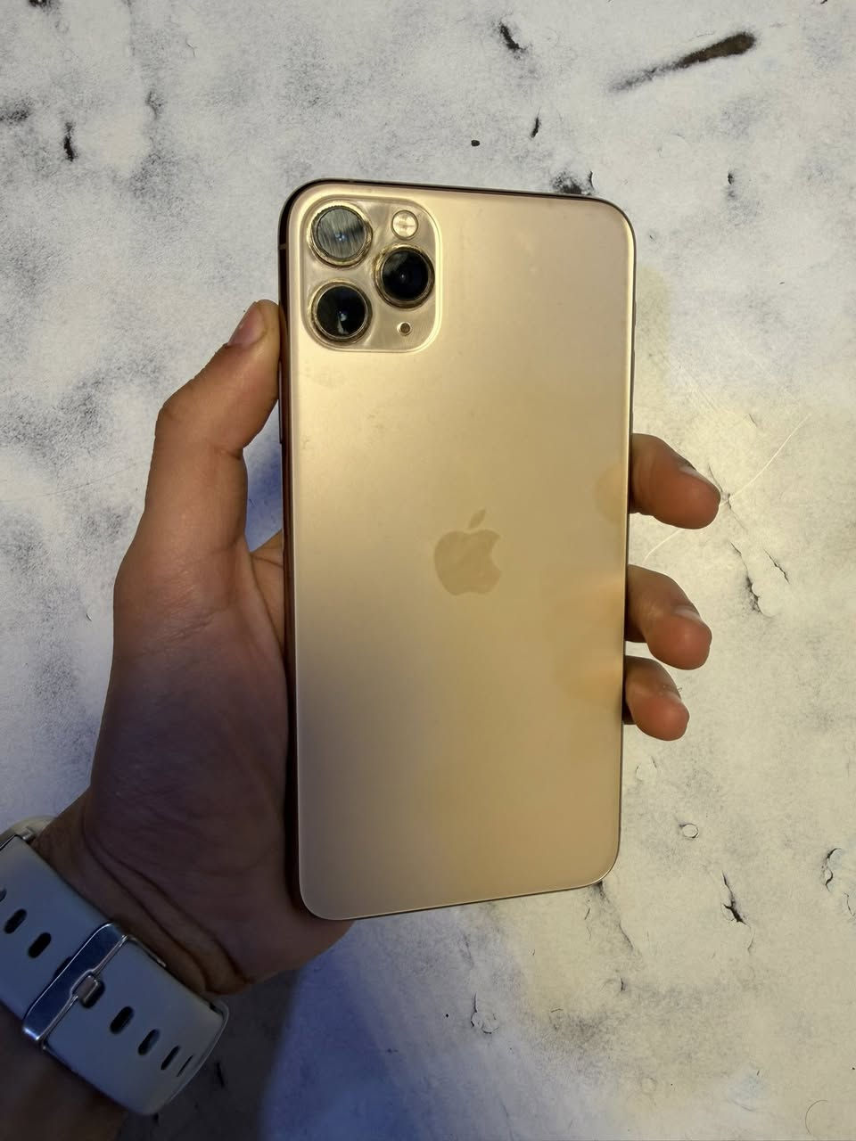 السلام عليكم ايفون ١١ برو ماكس ذاكره ٢٥٦ بطاريه ٨٠ الجهاز فقط مبدل شاشه اصليه ابد مابيه تكطع فيس ايدي شغال الجهاز كله شغال بس الكامره الاماميه تشكل مرات تشتغل مرات لا السعر ٢٥٠ وبي مجال بسيط مكاني بغداد الاسكان شارع مستشفى الطفل الاستفسار الاتصال على الرقم ***********
