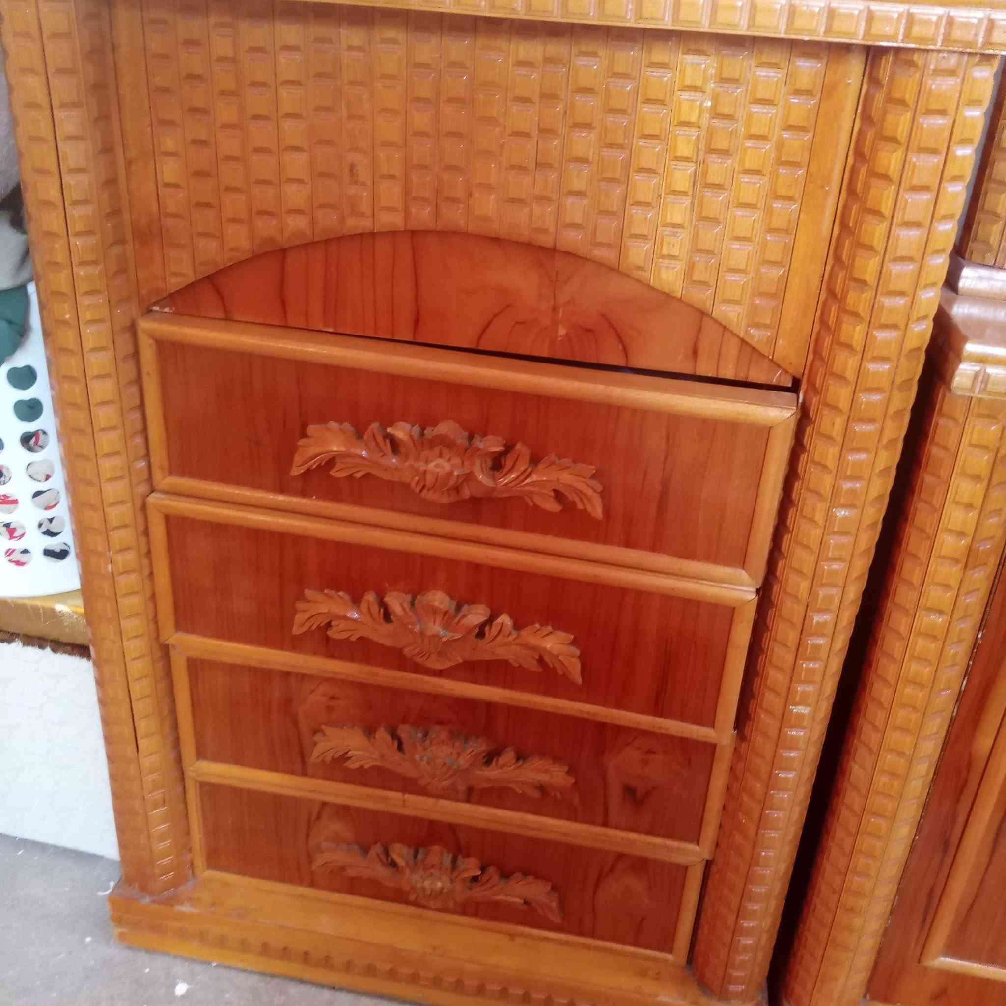 عندي غرفة كامل نضيفه للبيع
سعره خاص او اتصال ع الرقم او عبر واتساب
*********** ، ***********
