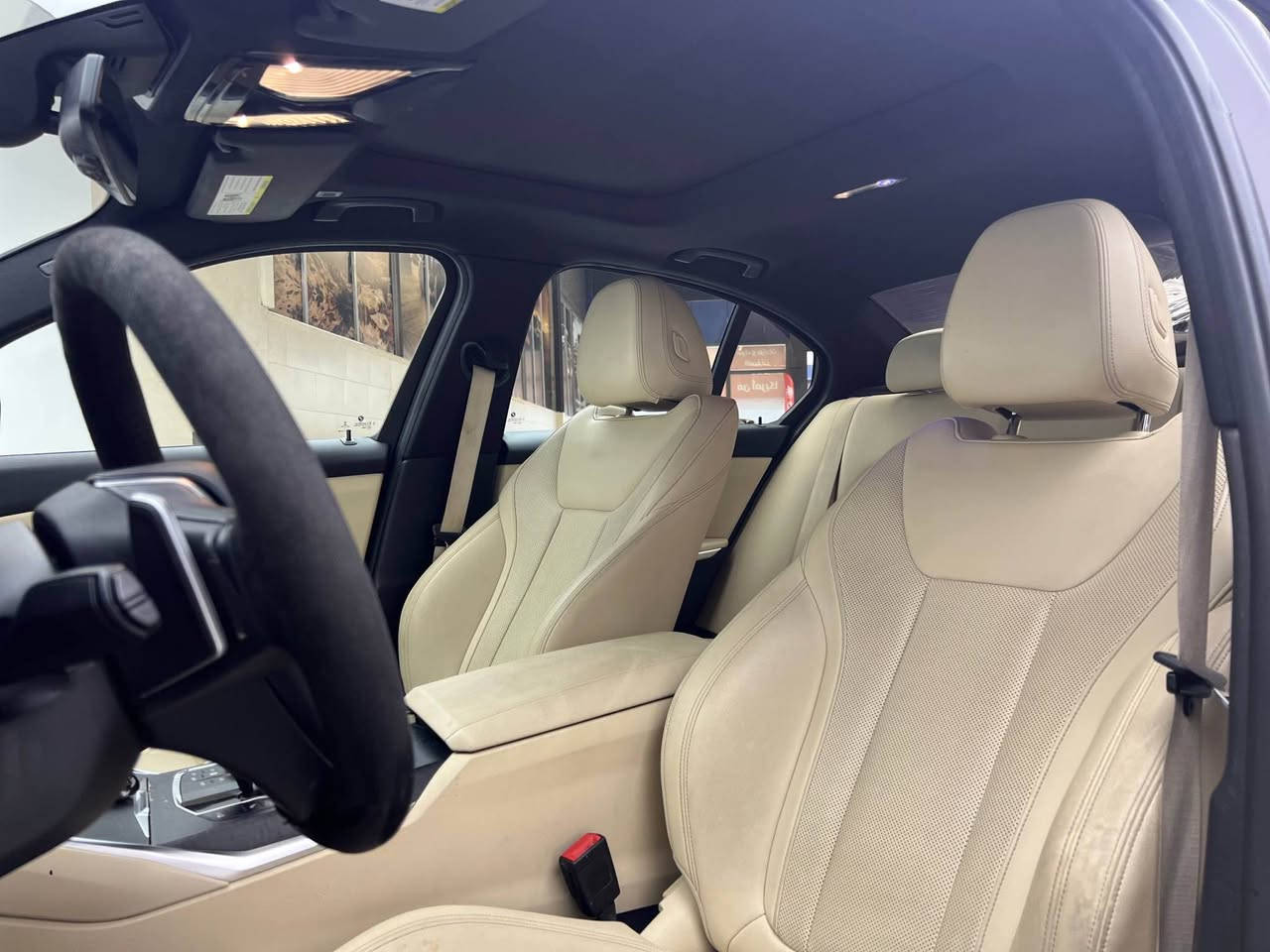 BMW 2022
بي ام دبليو ٢٠٢٢
مواصفات 330i فول مواصفات معروفة

مكينة ٤سلندر و توين تيربو (يعني دبل تيربو) حجم ٢.٠لتر
ماشية٥٨،٠٠٠ ميل فقط و ب حالة جداً ممتازة 

ضرر السيارة البنيد و نص جاملغ بدون دواخل و ايرباك
السيارة كلش حلوة و نظيفة

السيارة رقم دهوك
مكفولة من كير و محرك و كهربائيات

و ب سعر(225$) ورقة و بيها مجال

مكان السيارة

دهوك -معرض ارشف R-Shev
رقم51 من معارض التيرمينال 

***********
*********** دهوك, العراق
