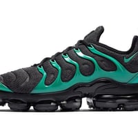 نايكي VaporMax Plus • أسود أخضر • مستعمل